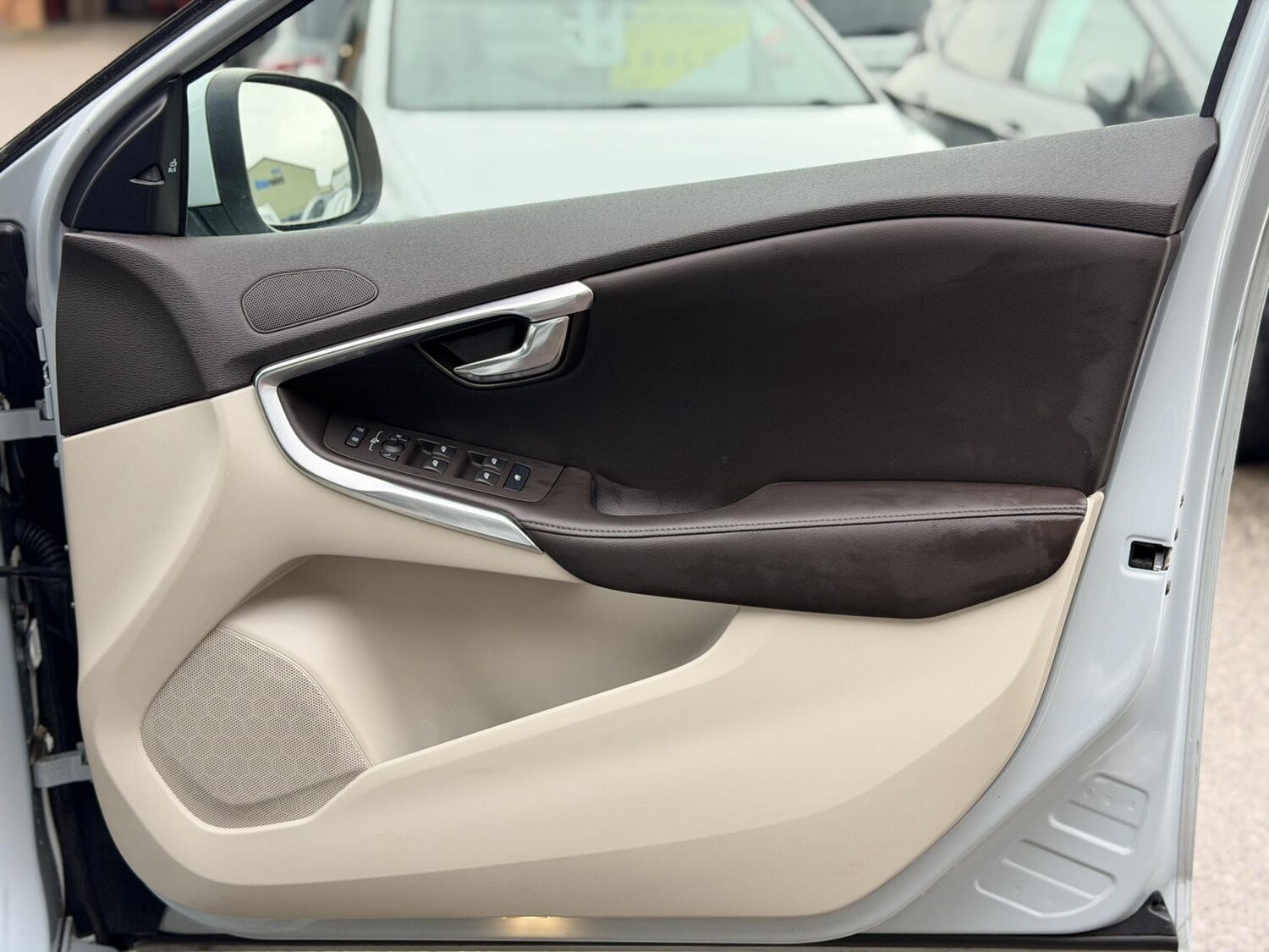 Used Volvo V40 2015 for sale - 77778694: Photo 16