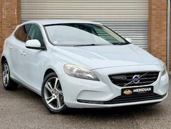 Used Volvo V40 2015 for sale - 77778694: Photo