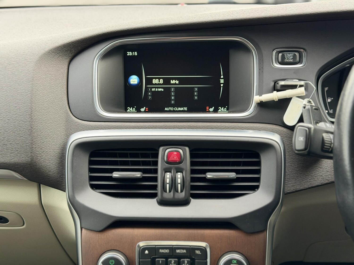 Used Volvo V40 2015 for sale - 77778694: Photo 25