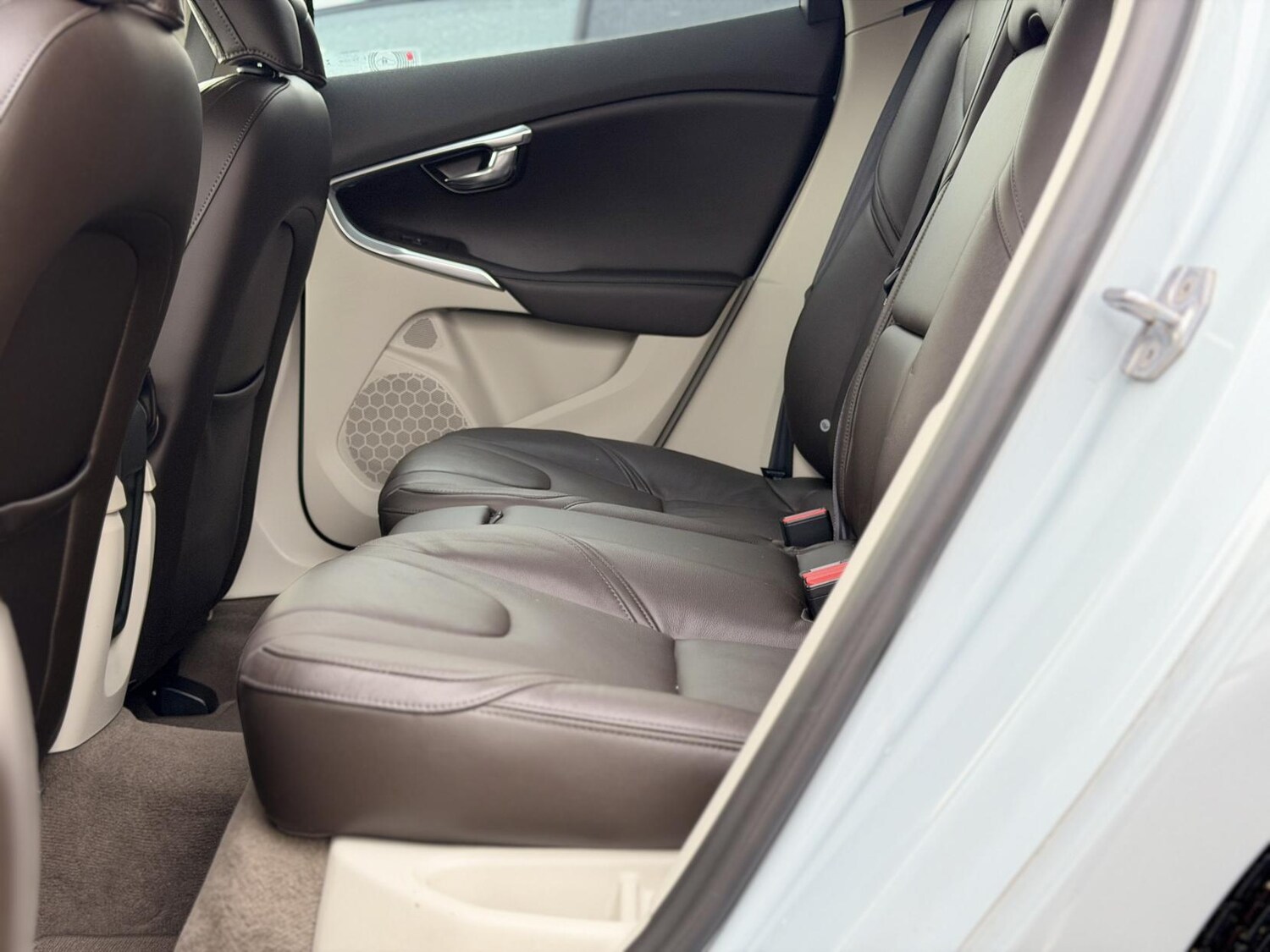 Used Volvo V40 2015 for sale - 77778694: Photo 34