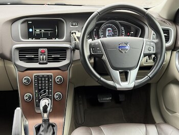 Used Volvo V40 2015 for sale - 77778694: Photo