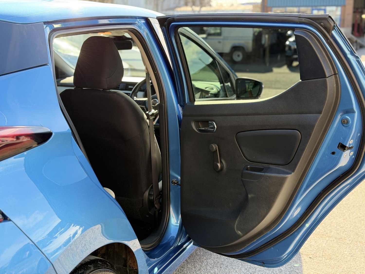 Used Nissan Micra 2017 for sale - 77969059: Photo 31