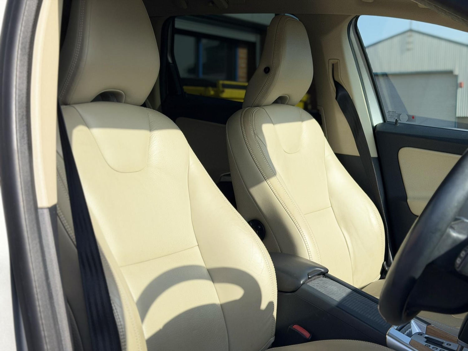 Used Volvo XC60 2012 for sale - 77525274: Photo 17