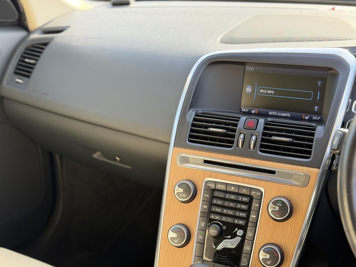 Used Volvo XC60 2012 for sale - 77525274: Photo 24