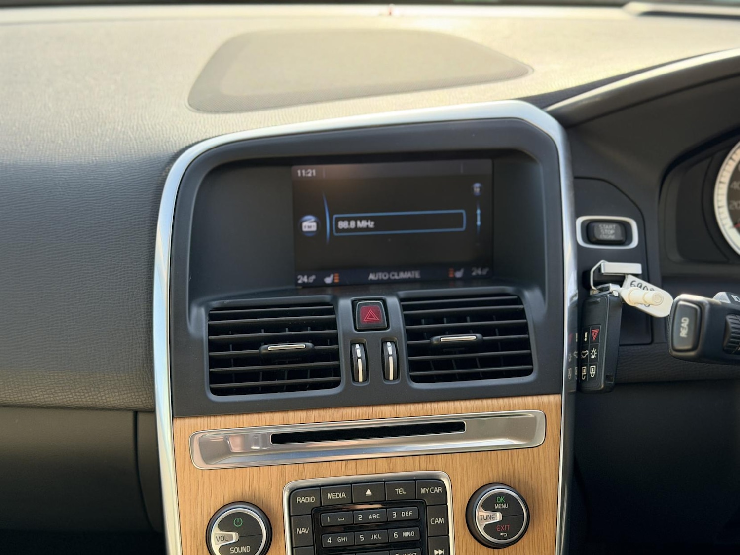 Used Volvo XC60 2012 for sale - 77525274: Photo 25