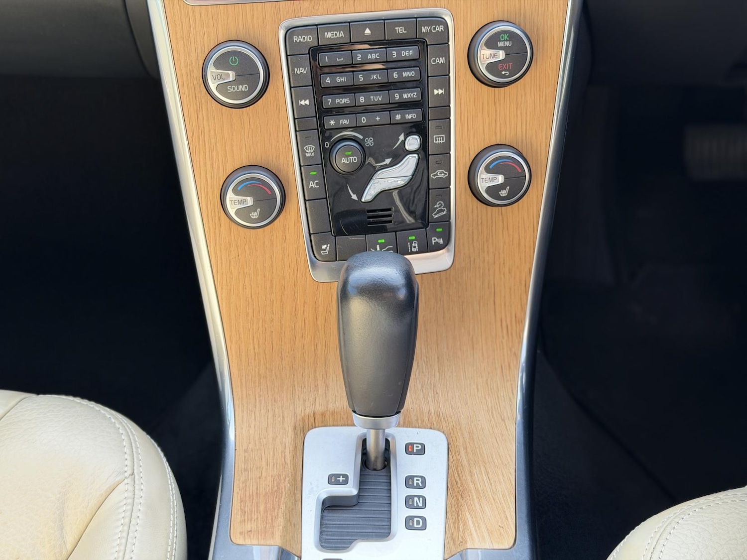 Used Volvo XC60 2012 for sale - 77525274: Photo 27