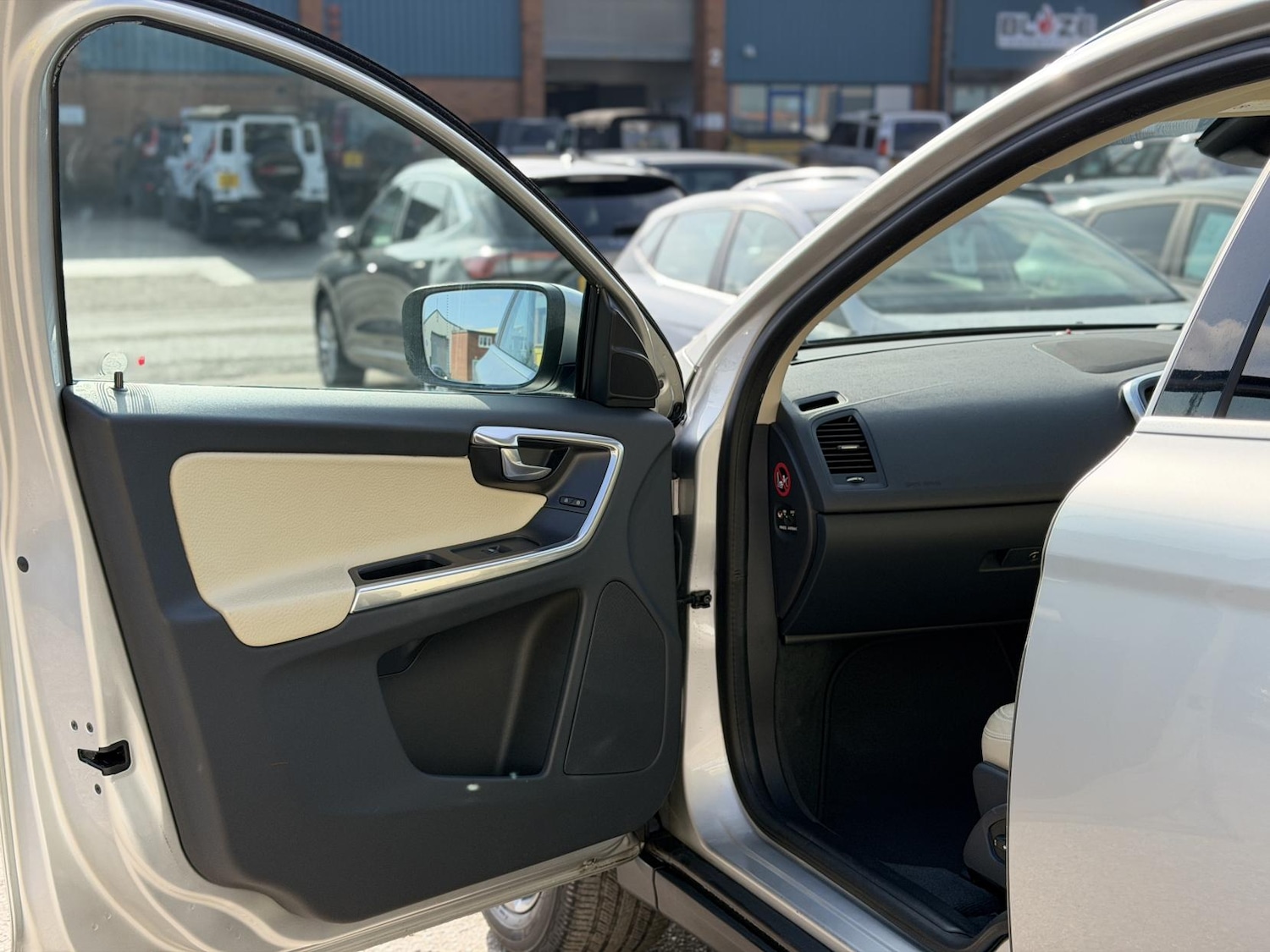 Used Volvo XC60 2012 for sale - 77525274: Photo 30