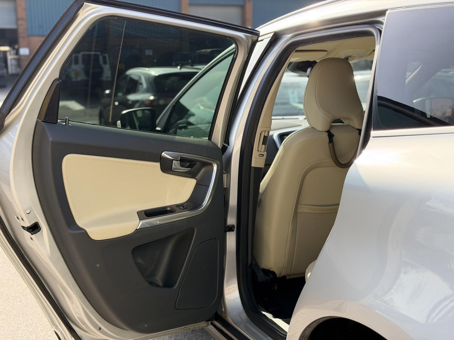 Used Volvo XC60 2012 for sale - 77525274: Photo 39