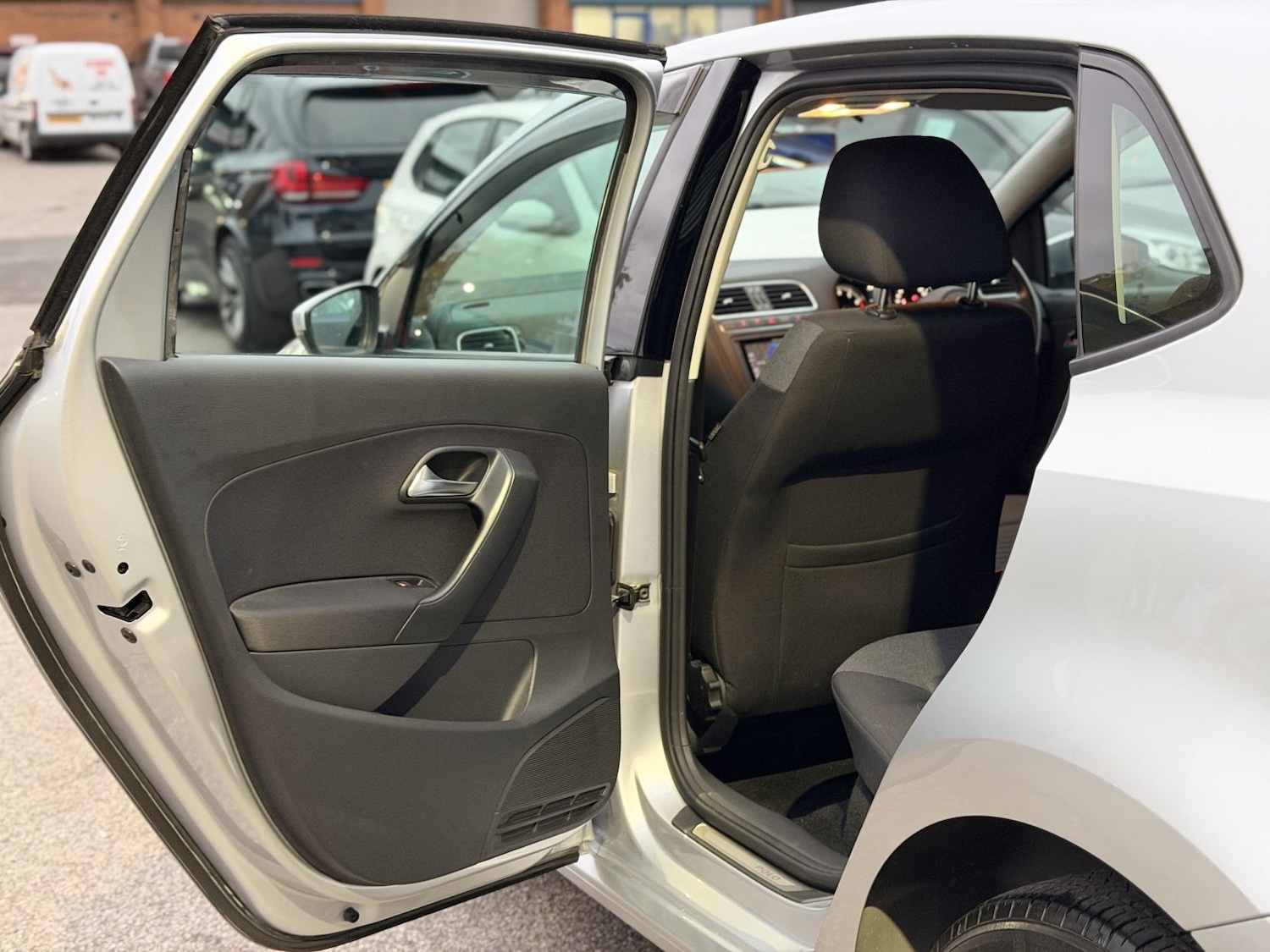 Used Volkswagen Polo 2014 for sale - 76455739: Photo 37