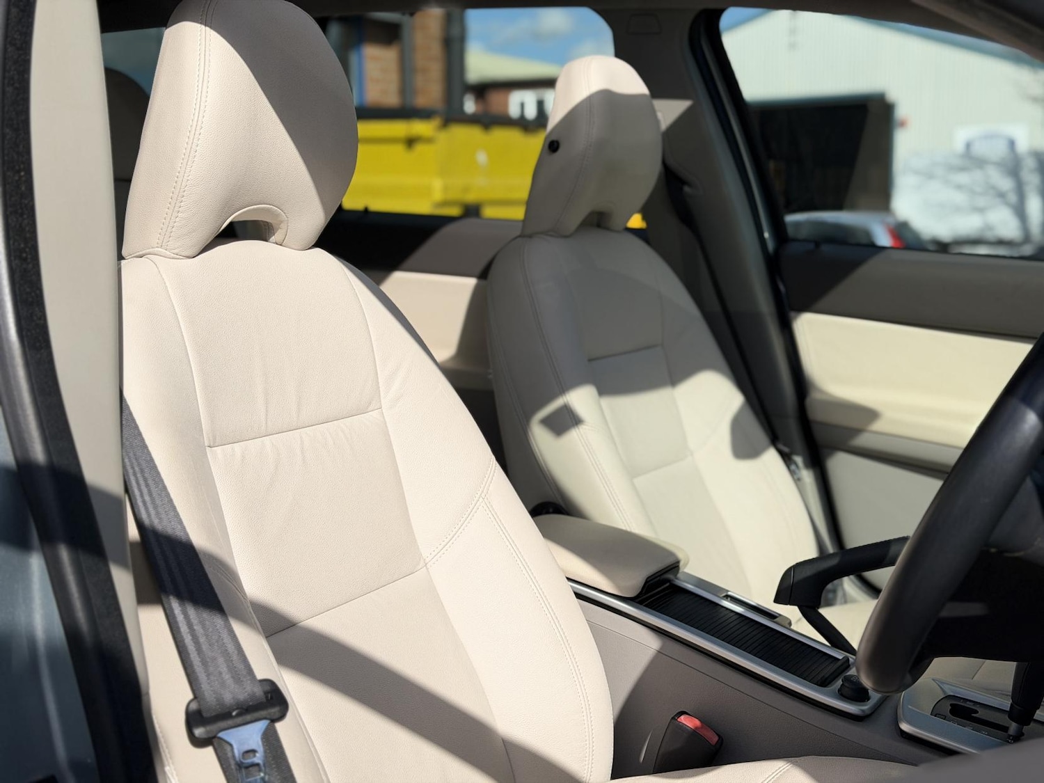 Used Volvo V50 2012 for sale - 77833770: Photo 17