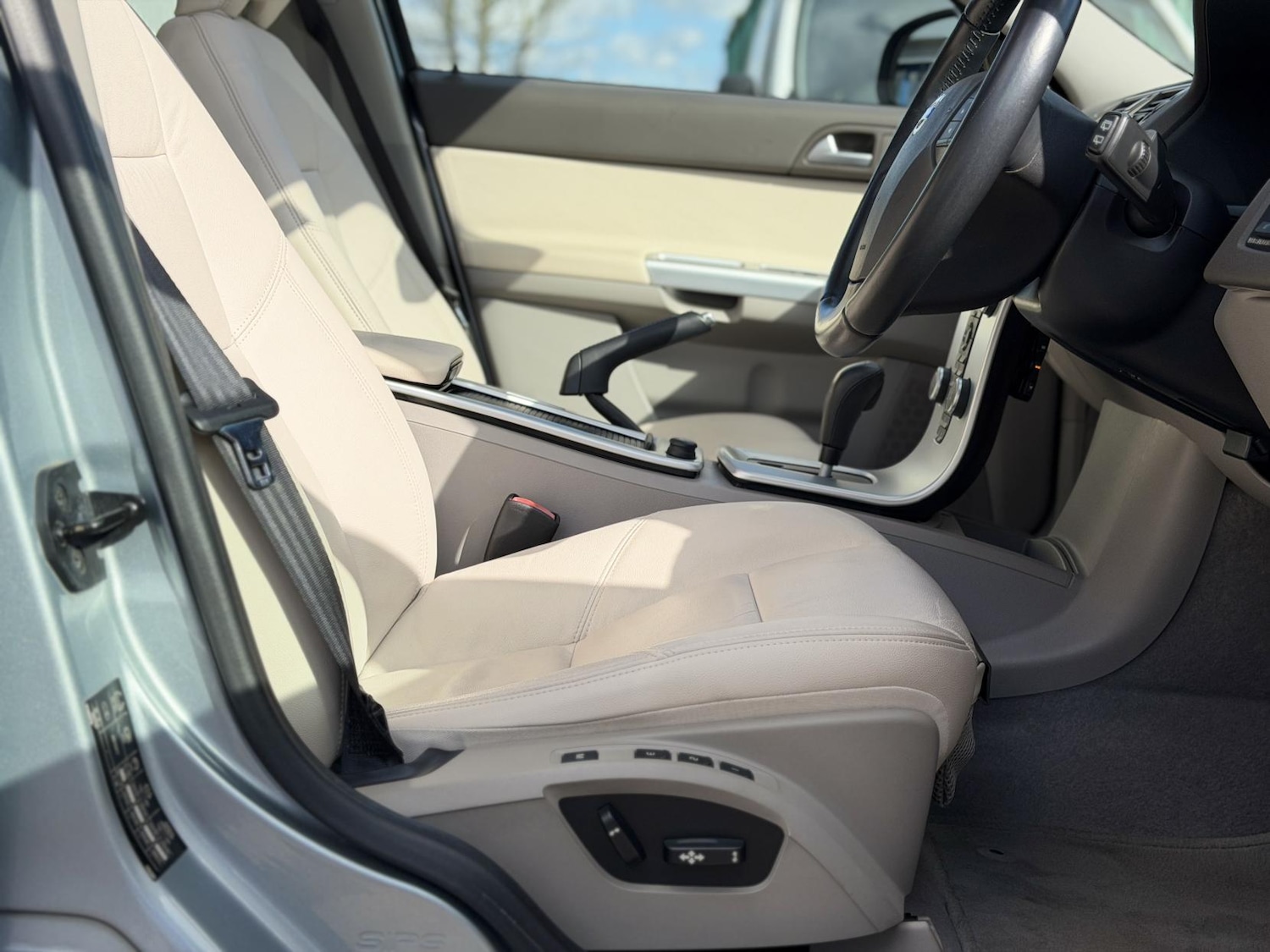 Used Volvo V50 2012 for sale - 77833770: Photo 18