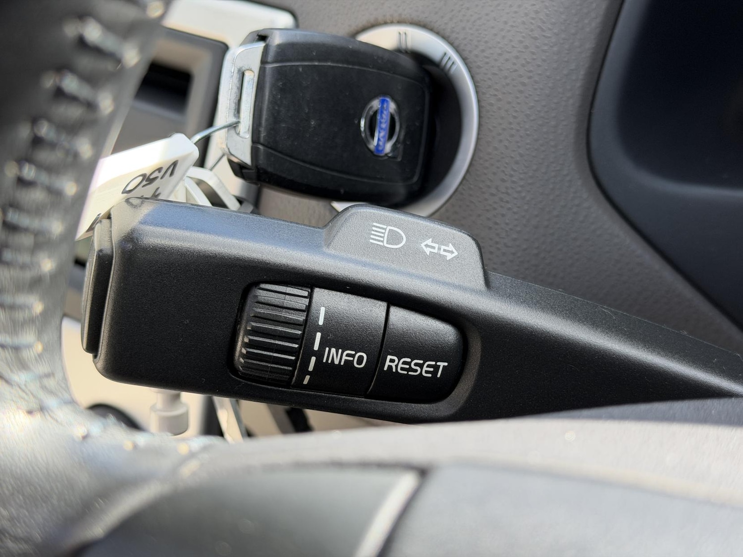 Used Volvo V50 2012 for sale - 77833770: Photo 21