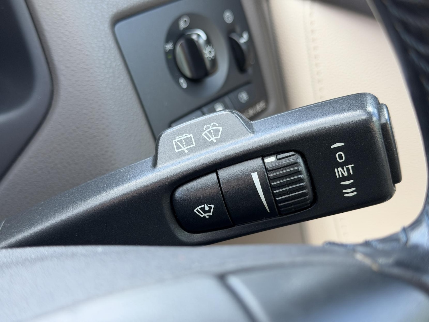 Used Volvo V50 2012 for sale - 77833770: Photo 22