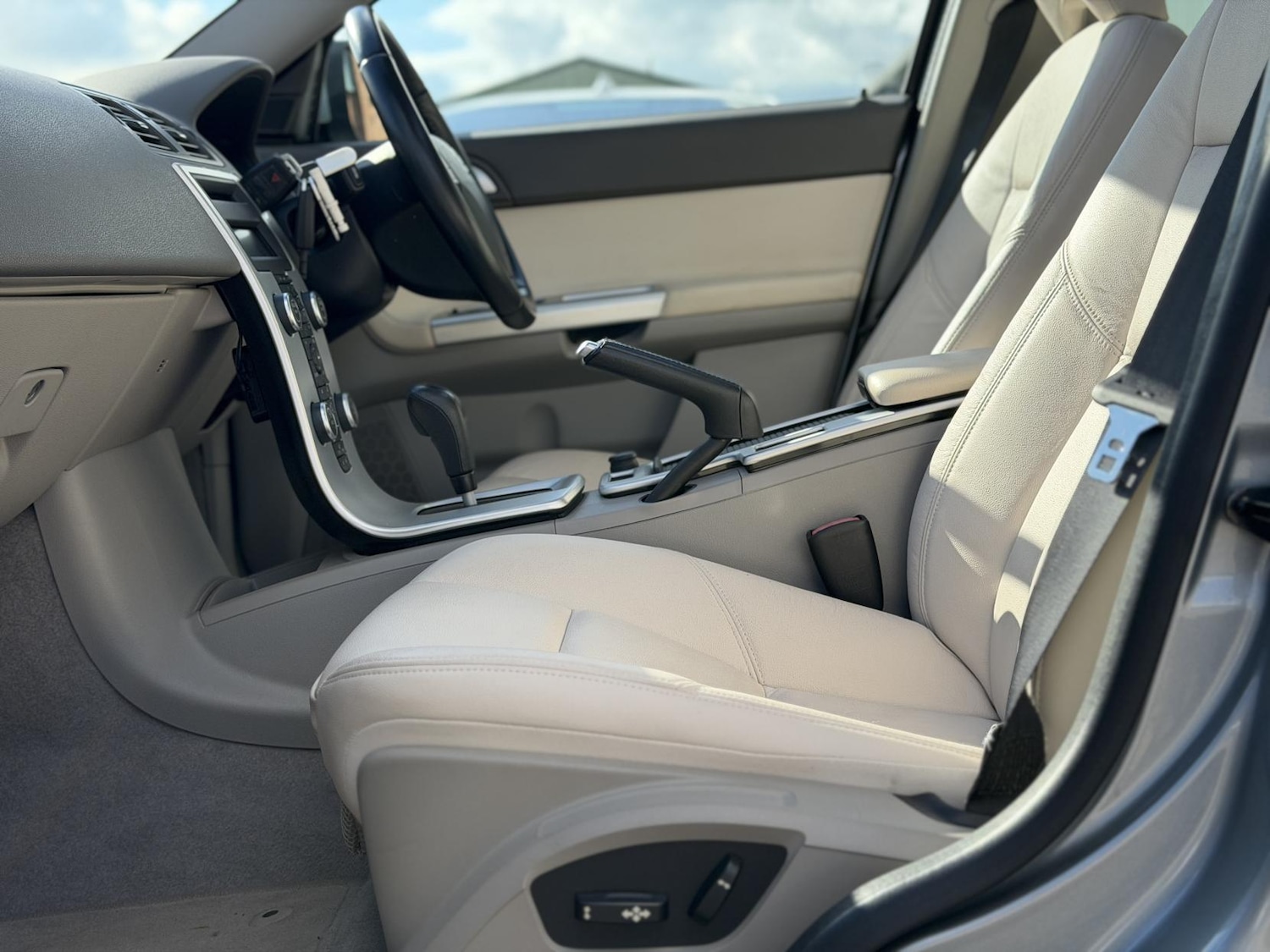 Used Volvo V50 2012 for sale - 77833770: Photo 31