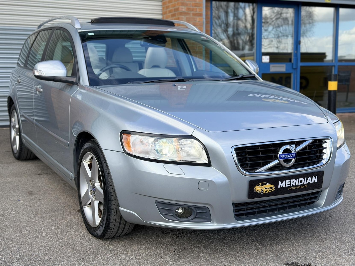 Used Volvo V50 2012 for sale - 77833770: Photo 4
