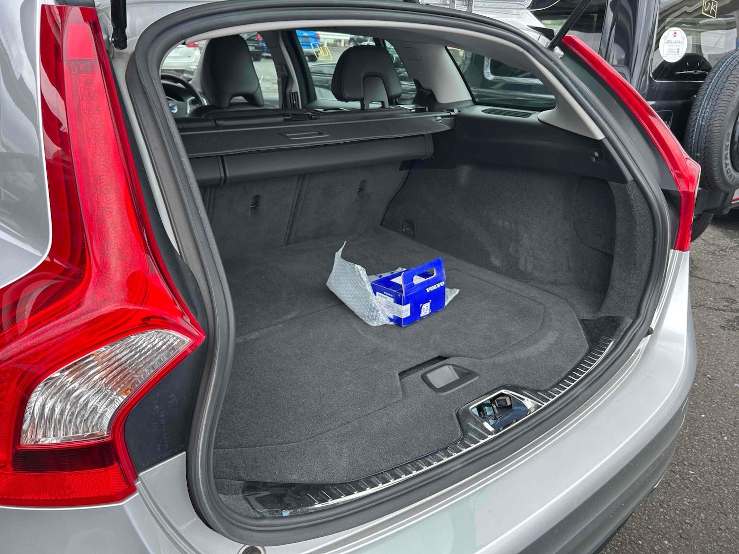 Used Volvo V60 2015 for sale - 77220471: Photo 3