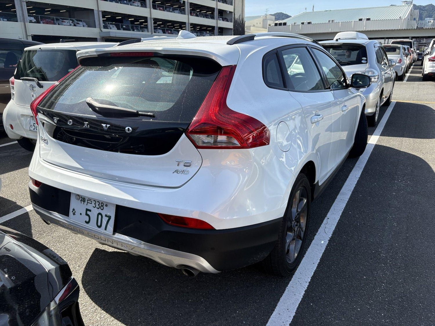 Used Volvo V40 Cross Country 2015 for sale - 77220469: Photo 2