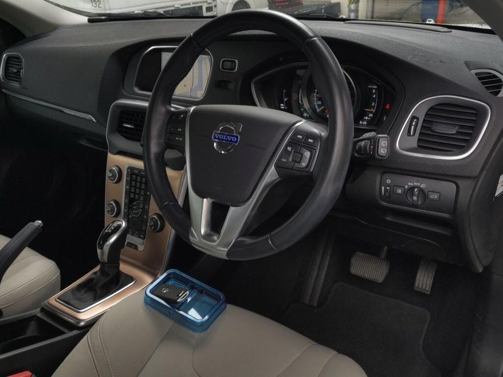 Used Volvo V40 Cross Country 2015 for sale - 77220469: Photo 3