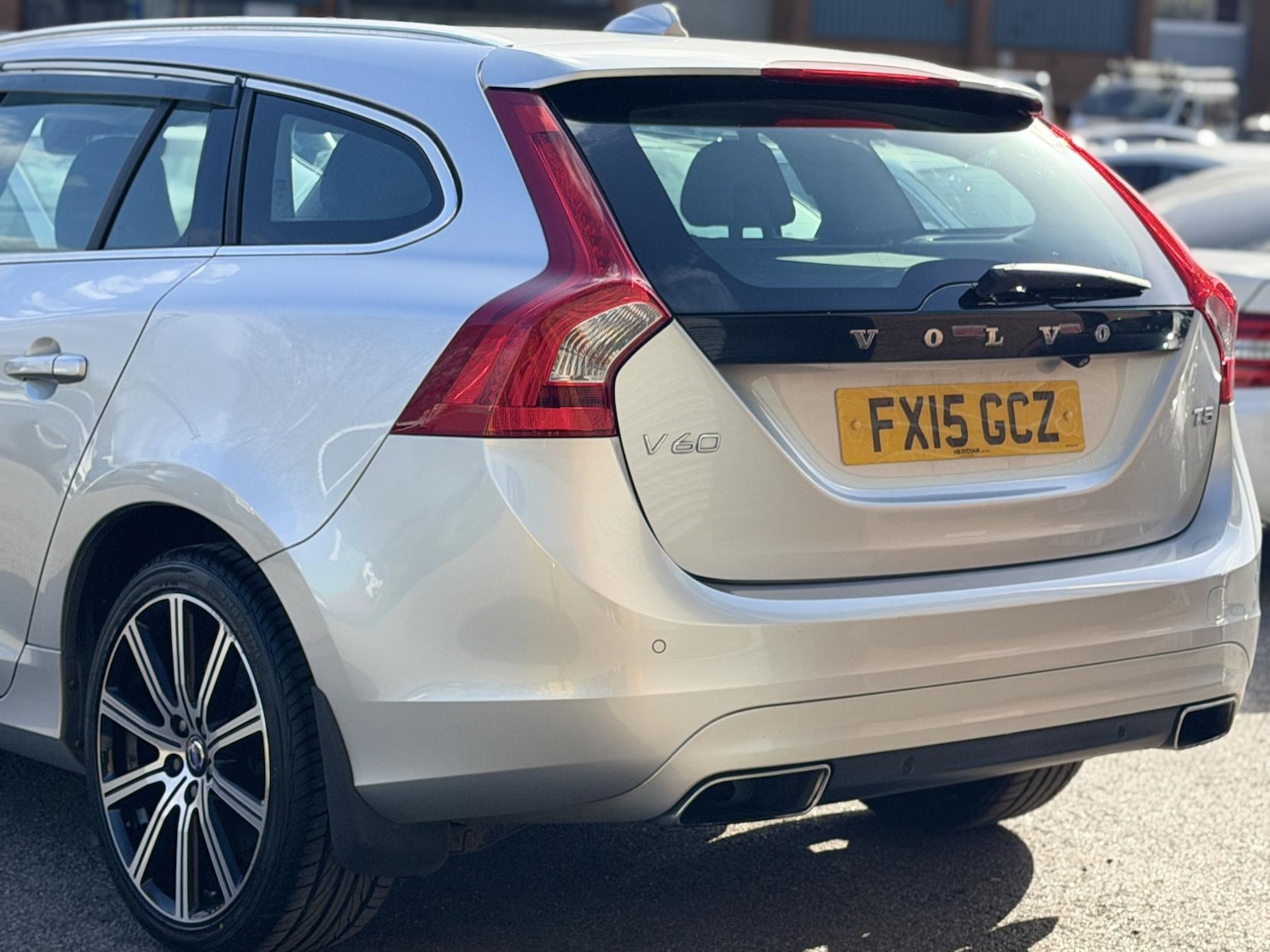 Used Volvo V60 2015 for sale - 77525245: Photo 11