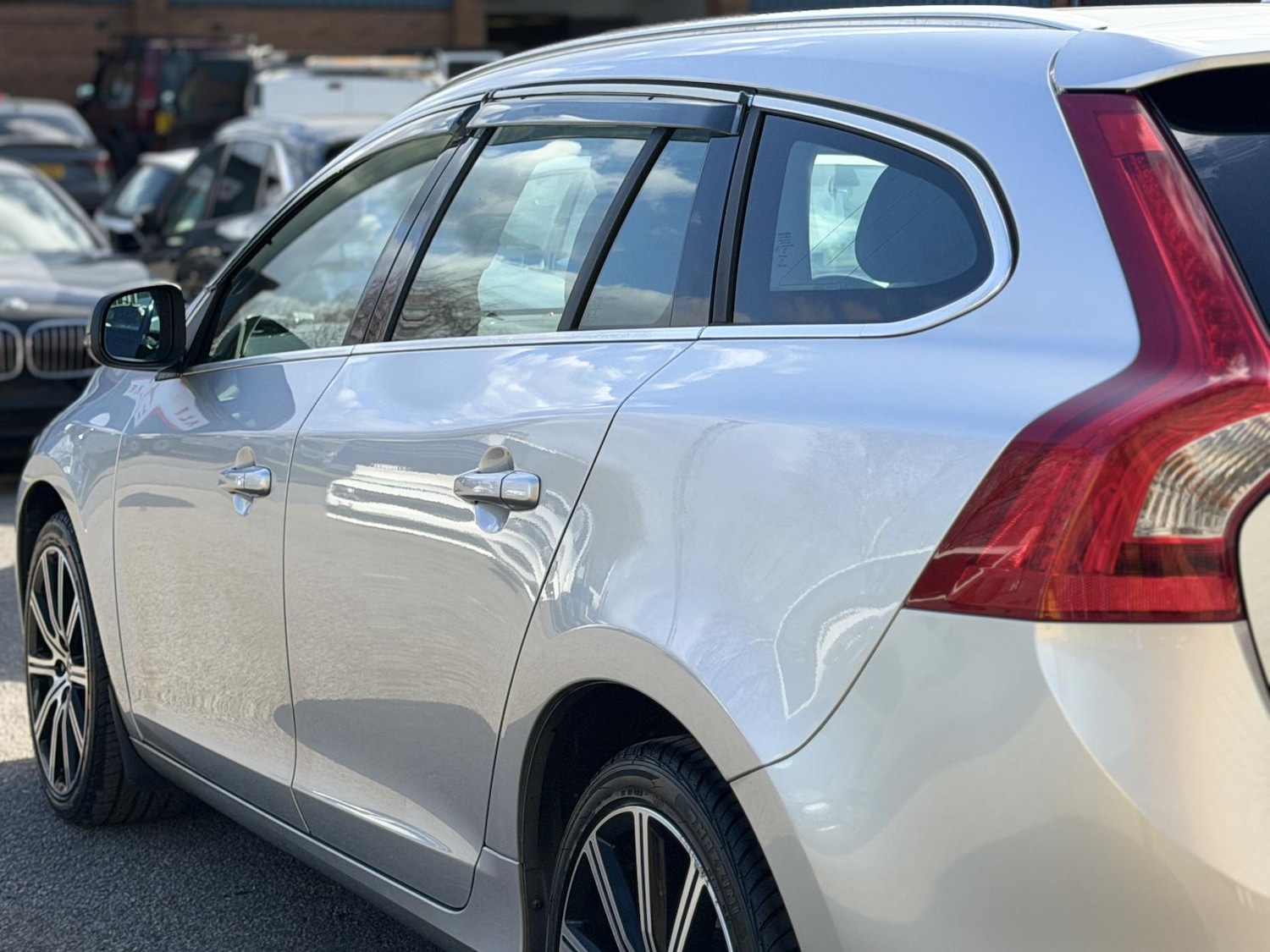 Used Volvo V60 2015 for sale - 77525245: Photo 12