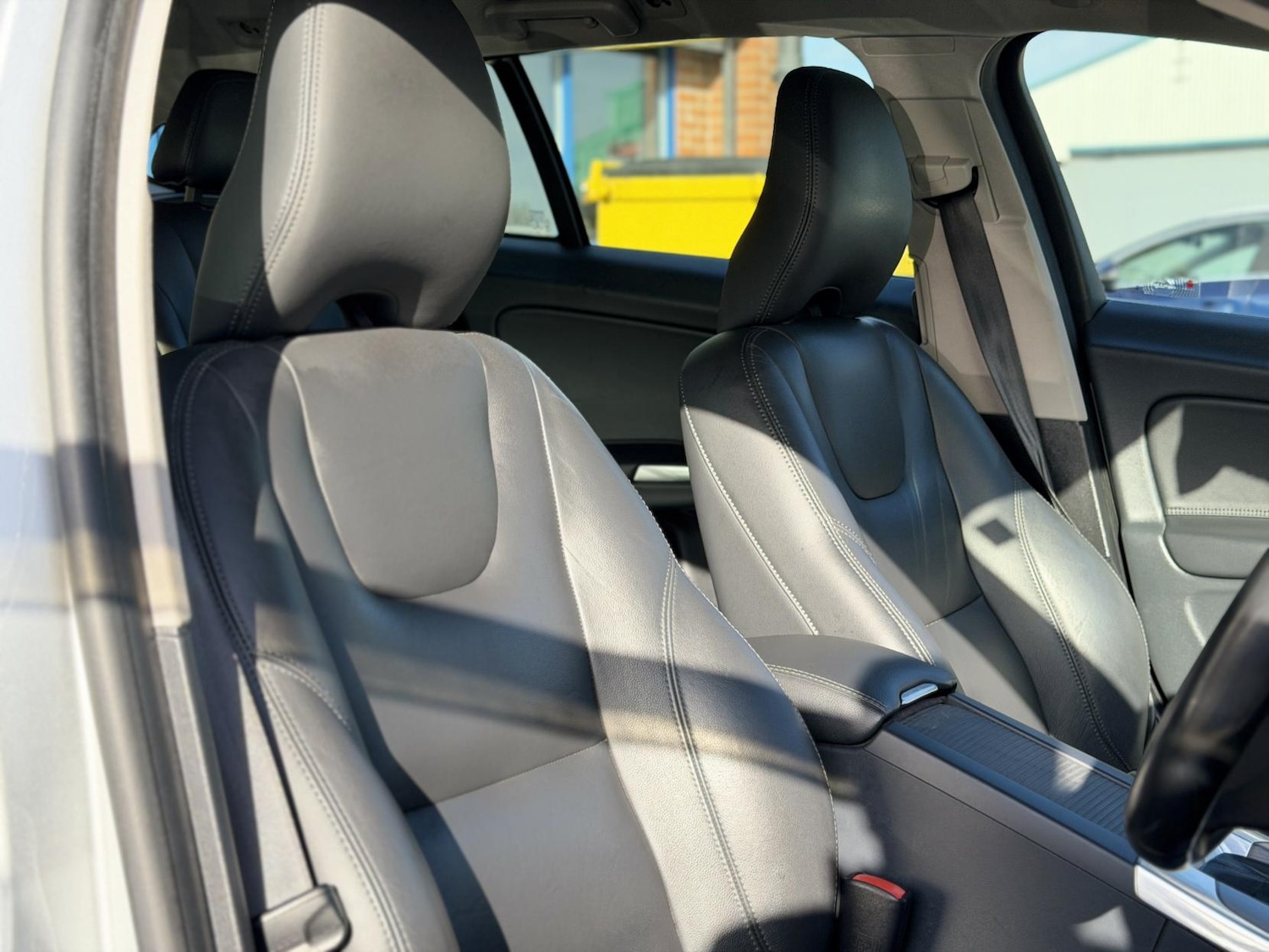 Used Volvo V60 2015 for sale - 77525245: Photo 17