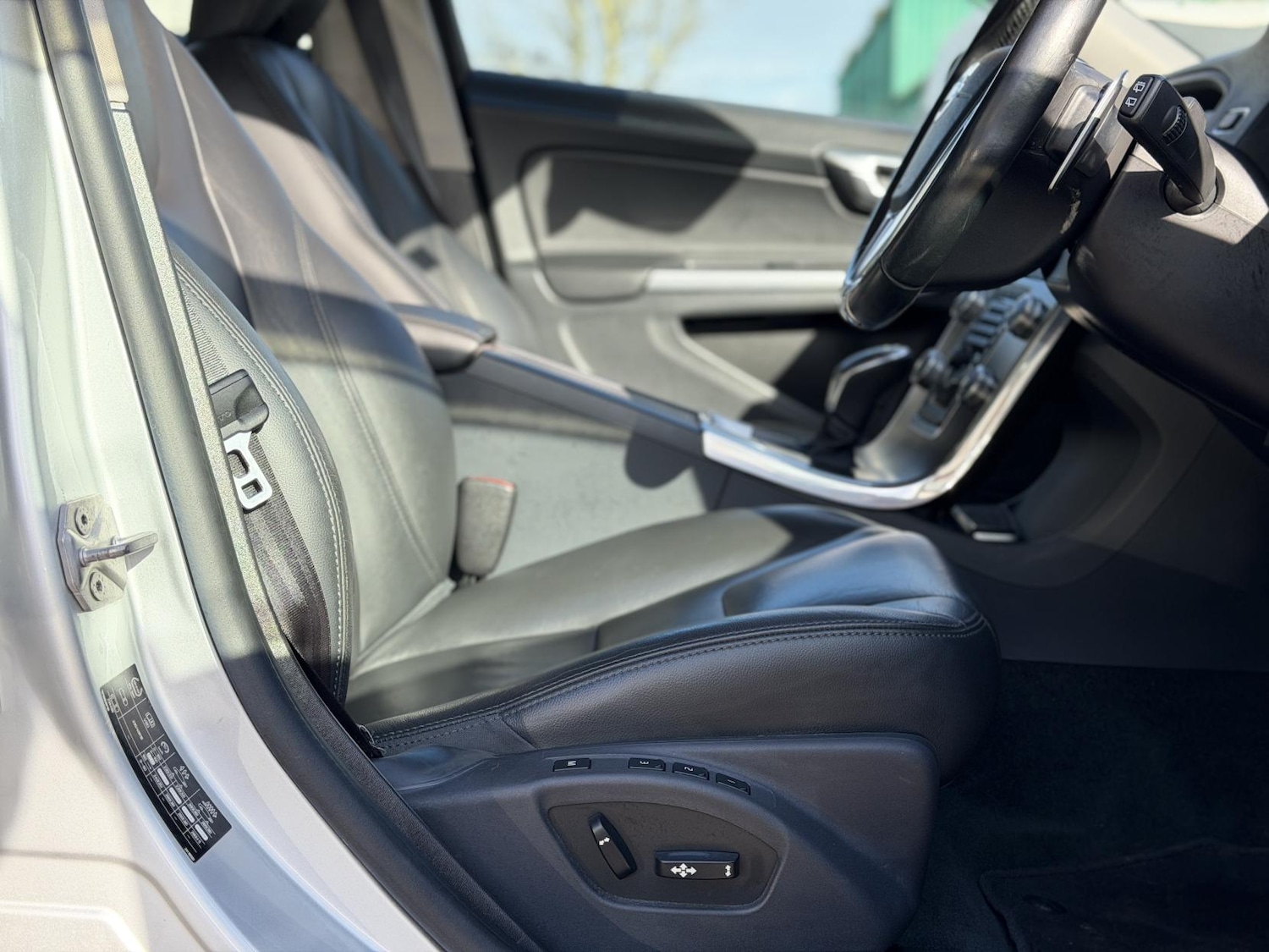 Used Volvo V60 2015 for sale - 77525245: Photo 18