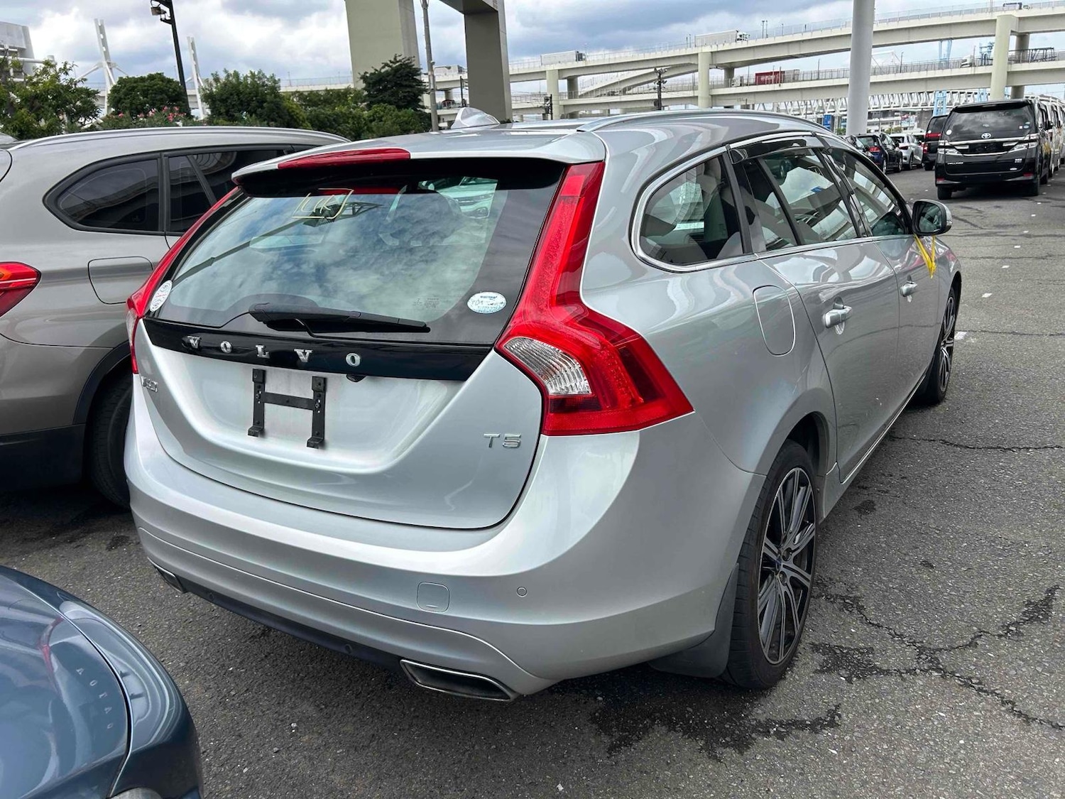 Used Volvo V60 2015 for sale - 77525245: Photo 2