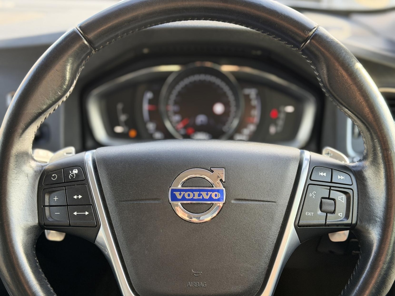 Used Volvo V60 2015 for sale - 77525245: Photo 20