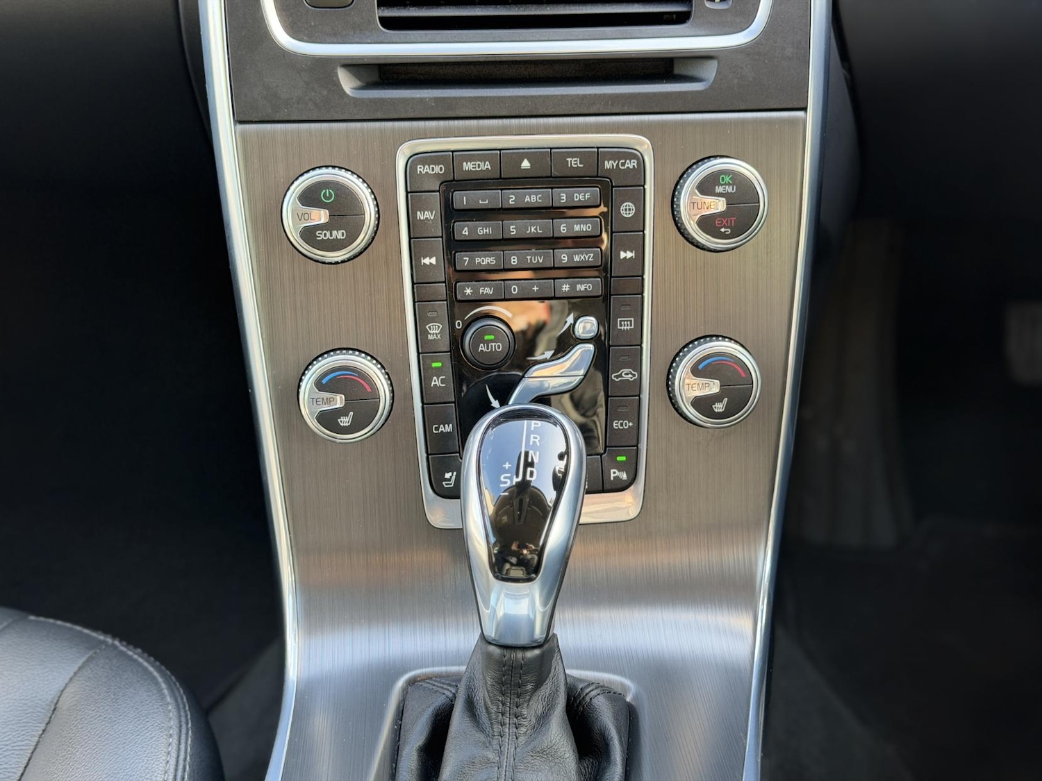 Used Volvo V60 2015 for sale - 77525245: Photo 27