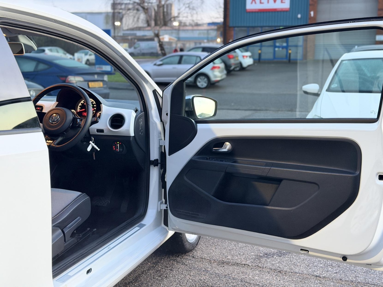 Used Volkswagen up! 2013 for sale - 76900101: Photo 10