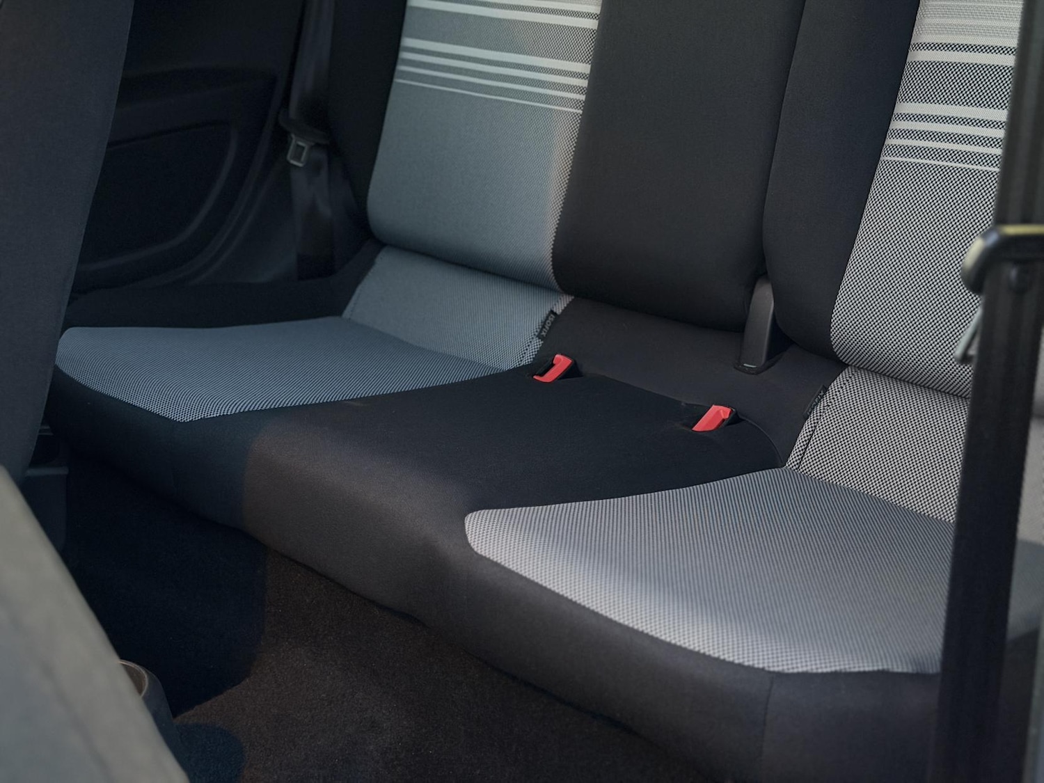 Used Volkswagen up! 2013 for sale - 76900101: Photo 30