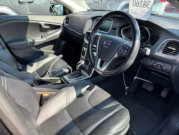 Used Volvo V40 2014 for sale - 76796730: Photo