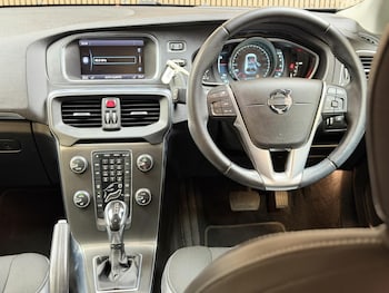 Used Volvo V40 2013 for sale - 78941702: Photo