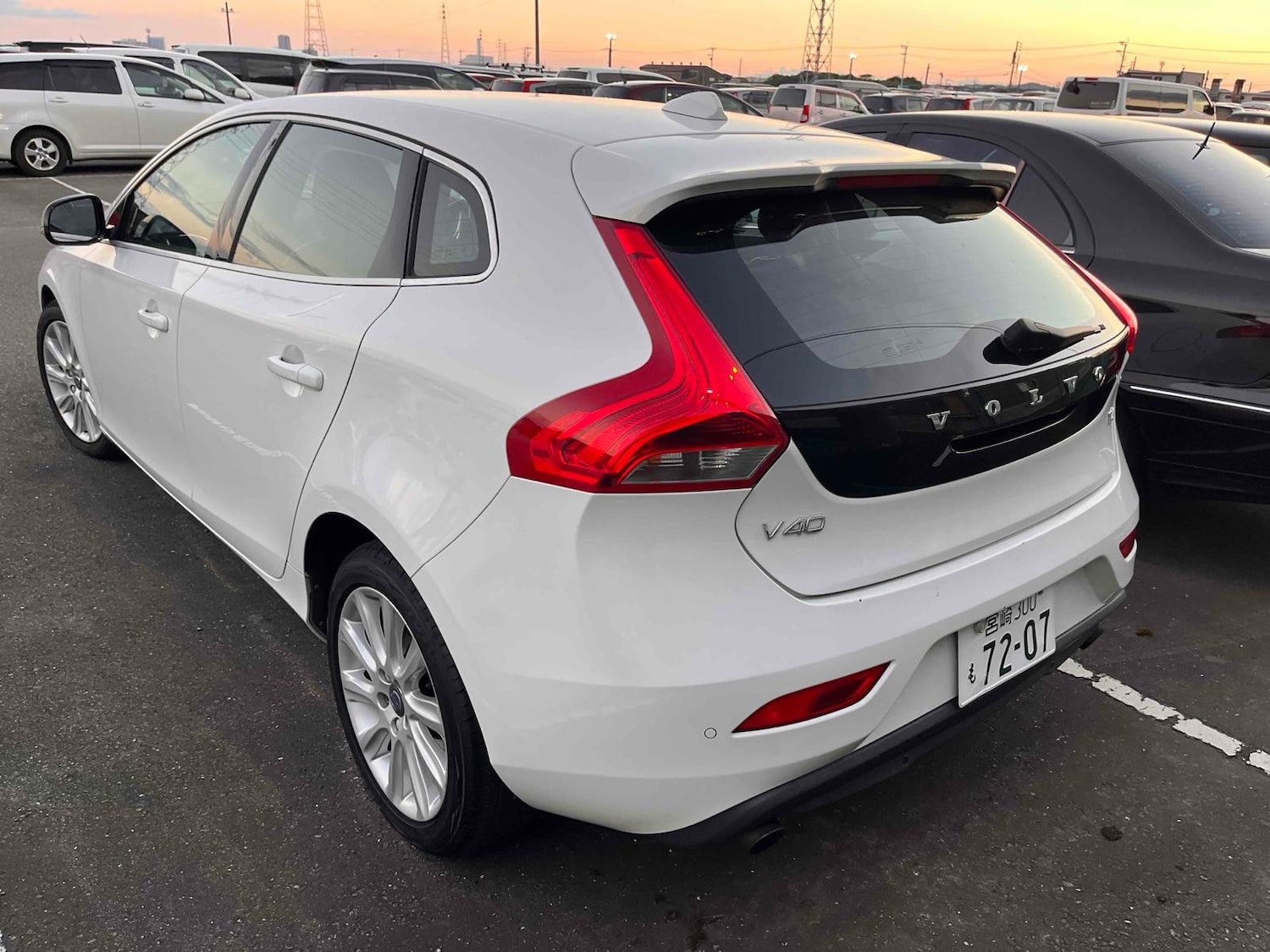 Used Volvo V40 2015 for sale - 77220463: Photo 2