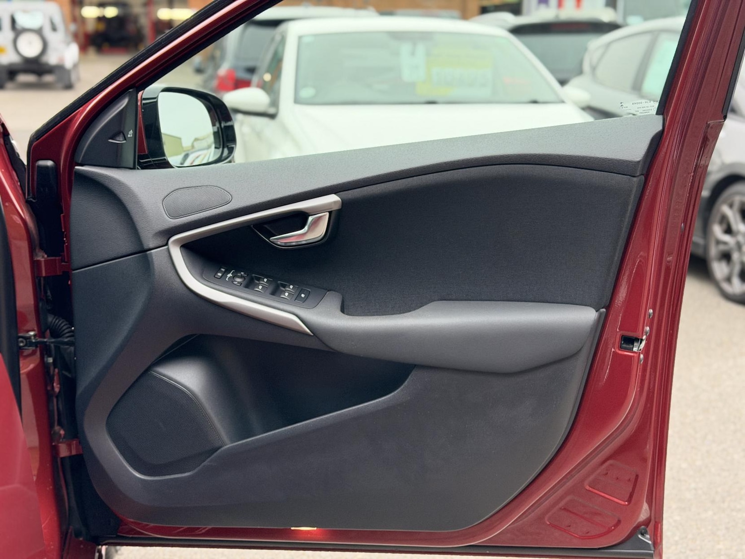 Used Volvo V40 2014 for sale - 76418704: Photo 16