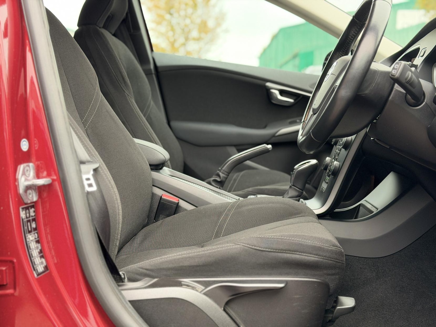 Used Volvo V40 2014 for sale - 76418704: Photo 18