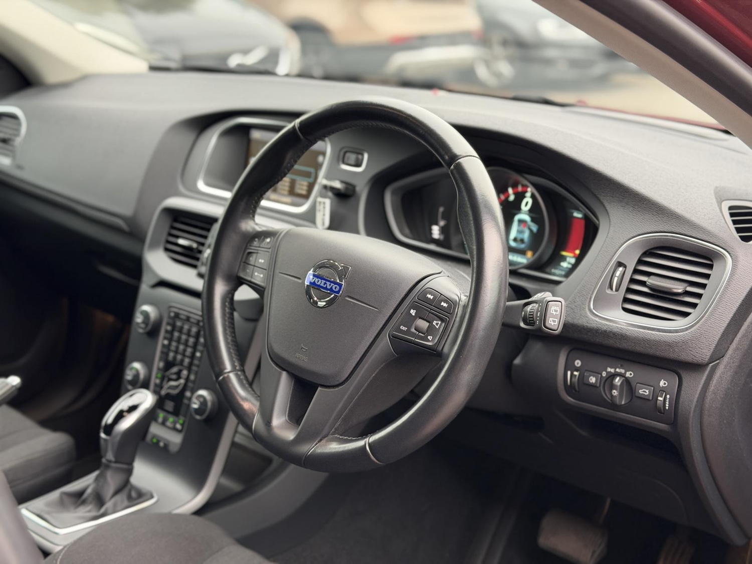 Used Volvo V40 2014 for sale - 76418704: Photo 19