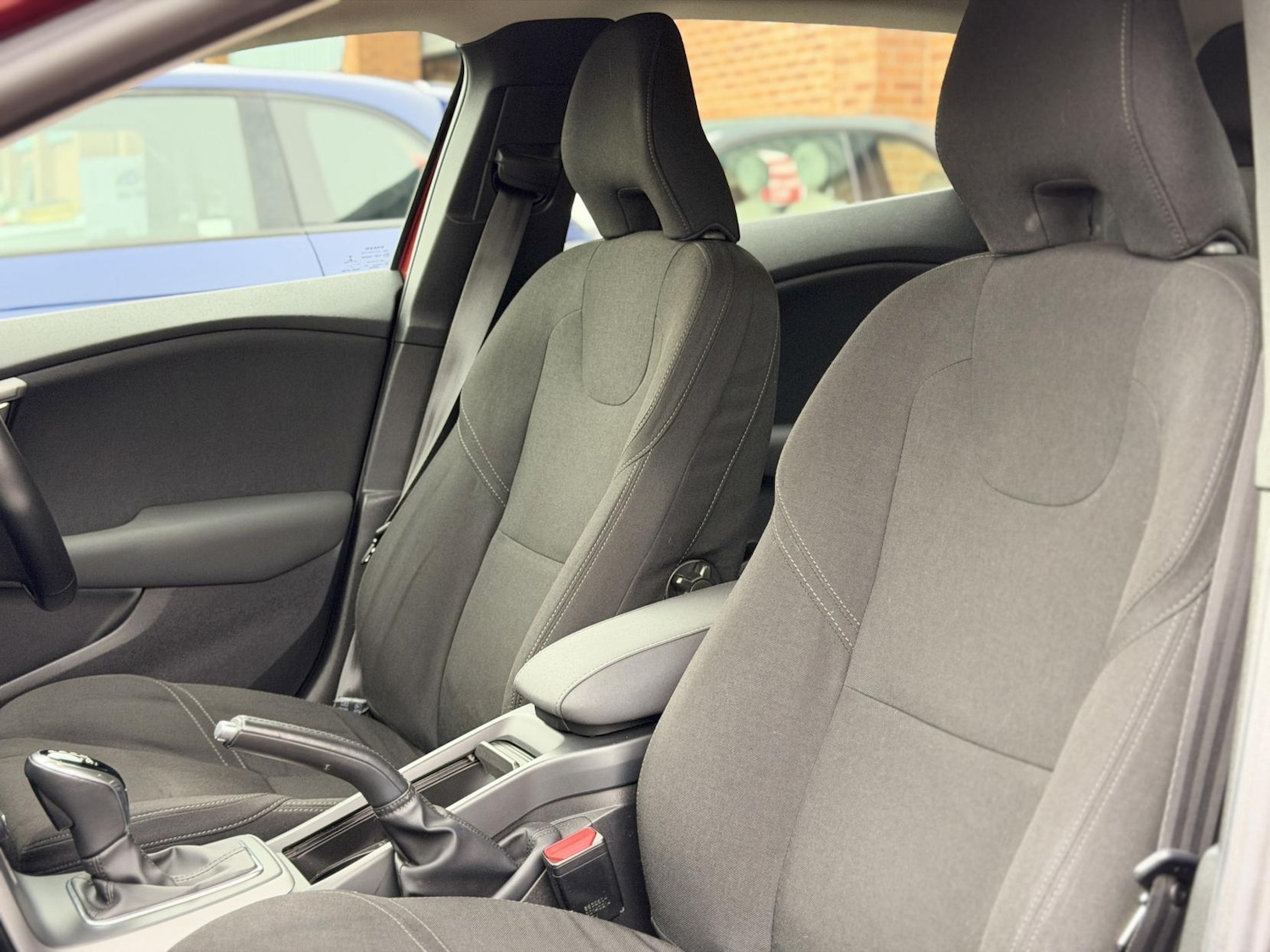 Used Volvo V40 2014 for sale - 76418704: Photo 31