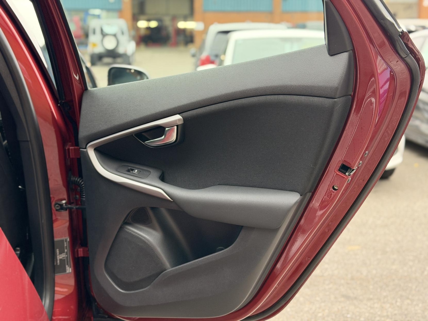 Used Volvo V40 2014 for sale - 76418704: Photo 36