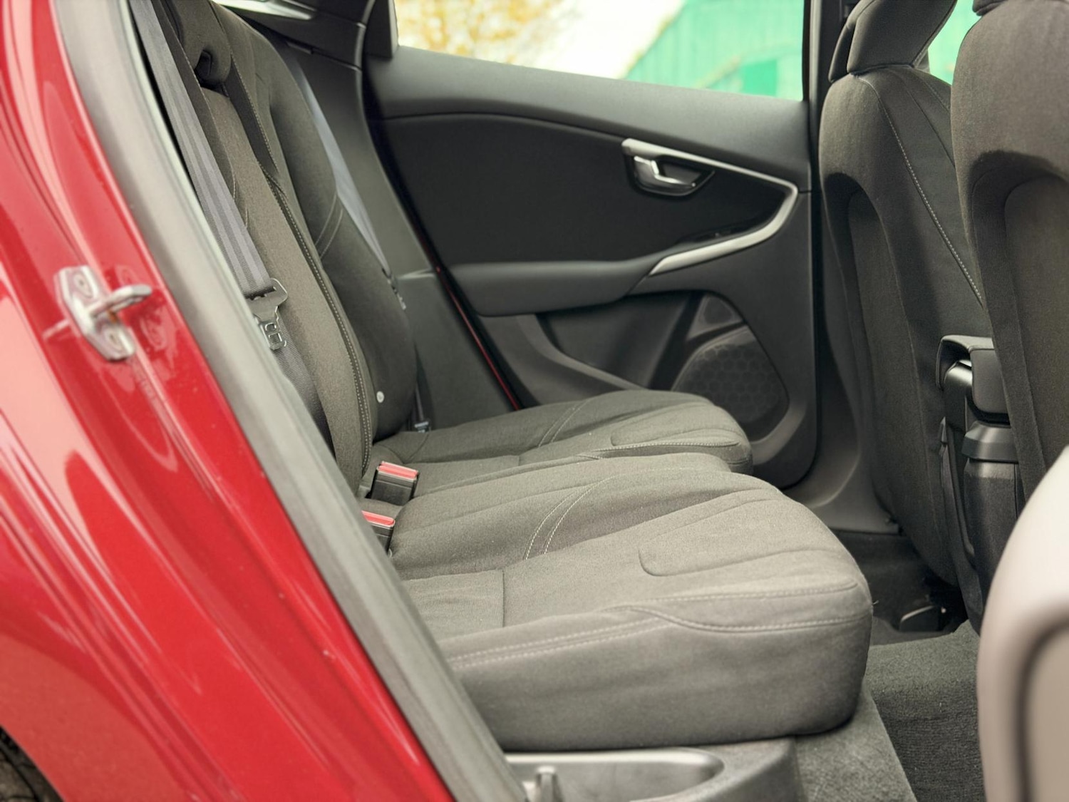 Used Volvo V40 2014 for sale - 76418704: Photo 38