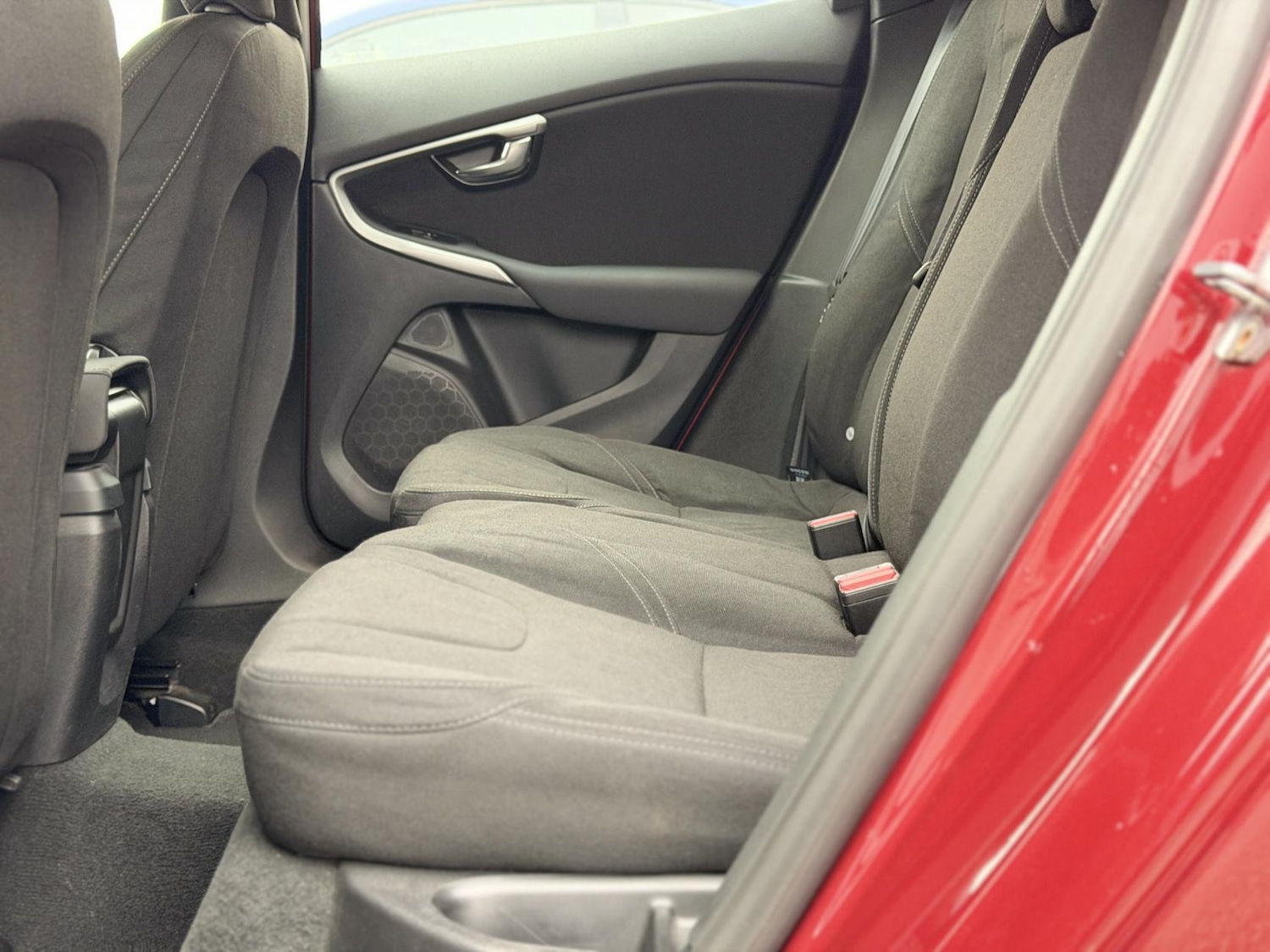 Used Volvo V40 2014 for sale - 76418704: Photo 41