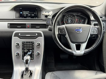 Used Volvo V70 2015 for sale - 78653428: Photo
