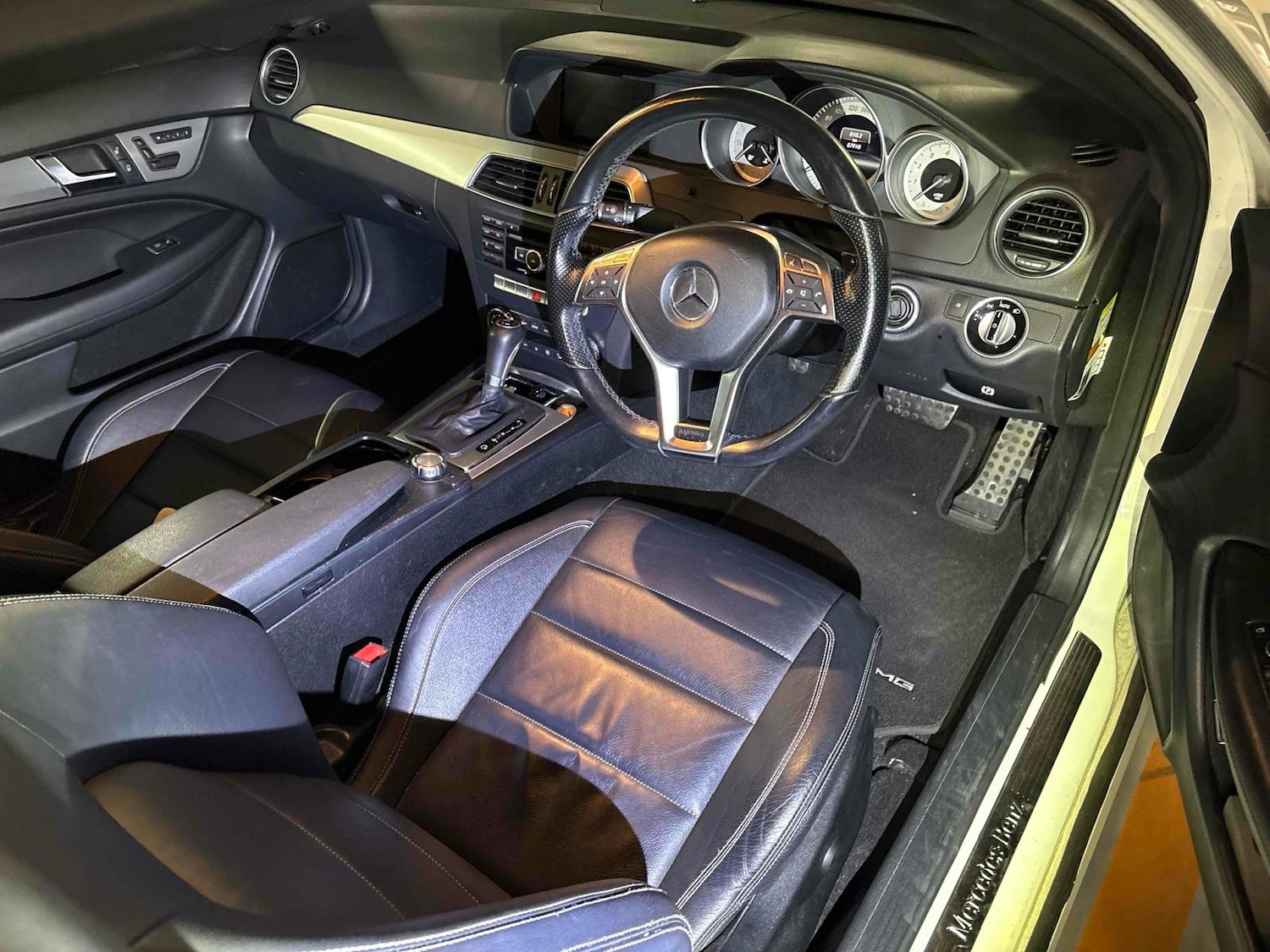 Used Mercedes-Benz C Class 2013 for sale - 77833773: Photo 10