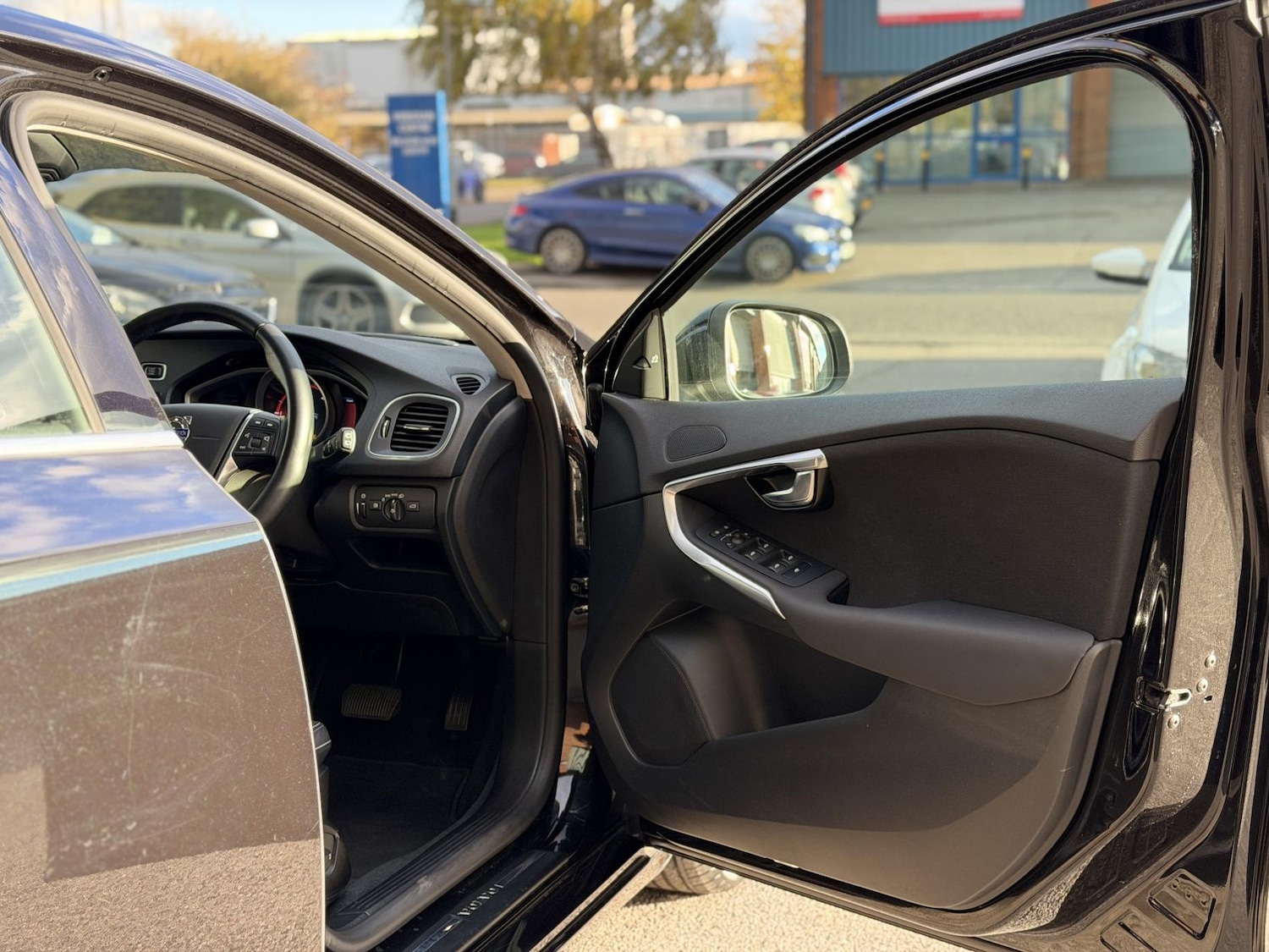 Used Volvo V40 2015 for sale - 76394042: Photo 15