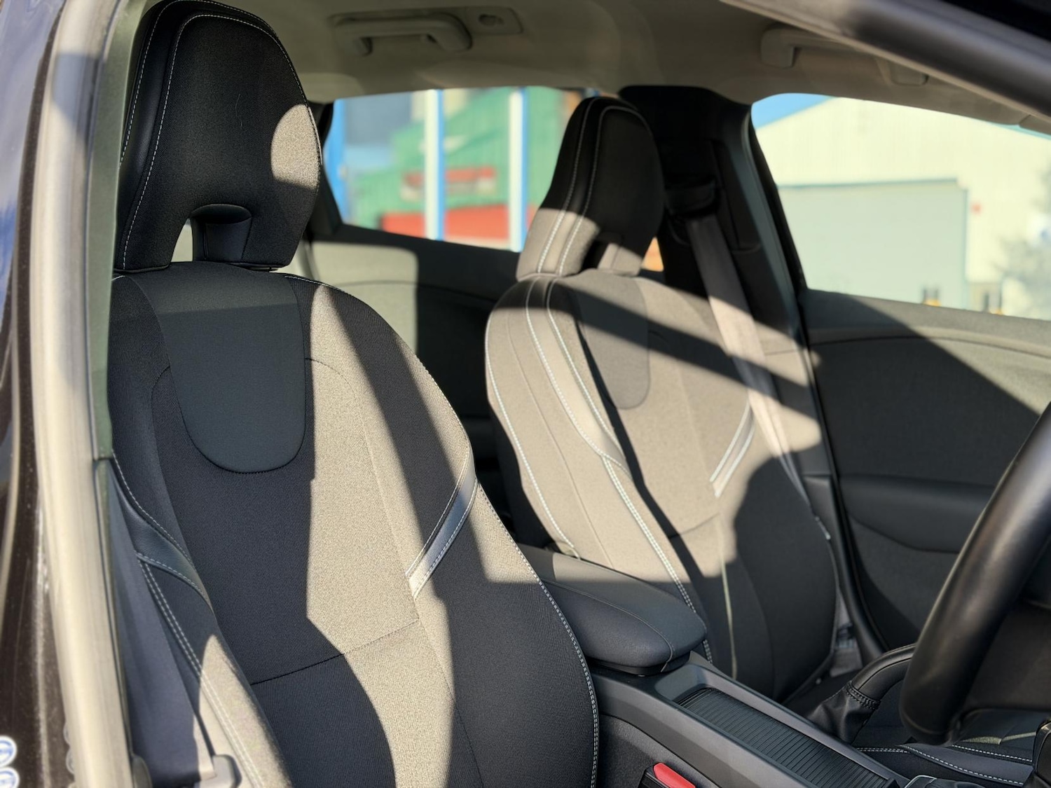 Used Volvo V40 2015 for sale - 76394042: Photo 17