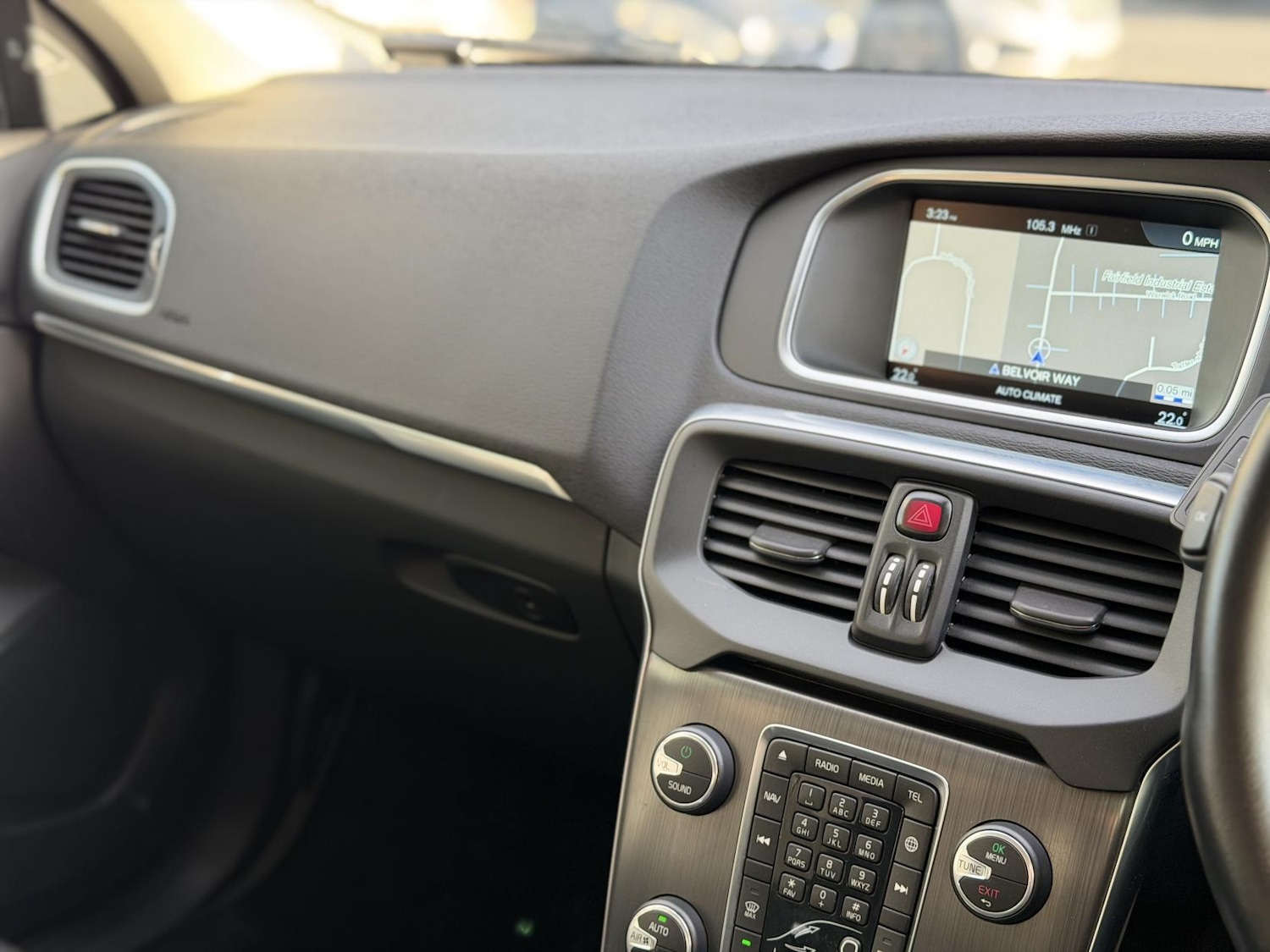 Used Volvo V40 2015 for sale - 76394042: Photo 24