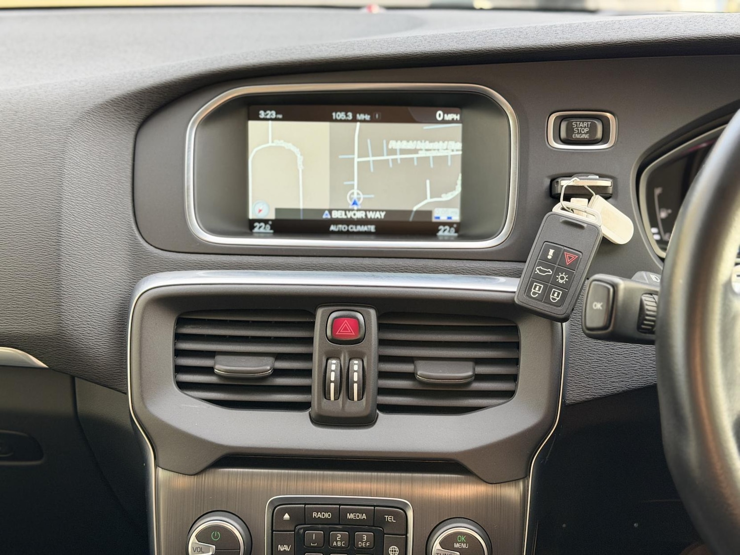 Used Volvo V40 2015 for sale - 76394042: Photo 25