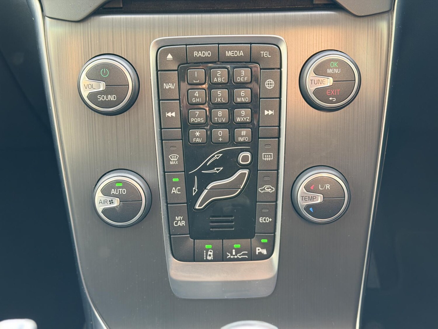 Used Volvo V40 2015 for sale - 76394042: Photo 27