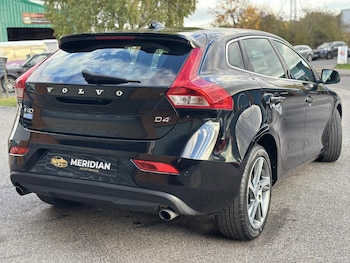 Used Volvo V40 2015 for sale - 76394042: Photo