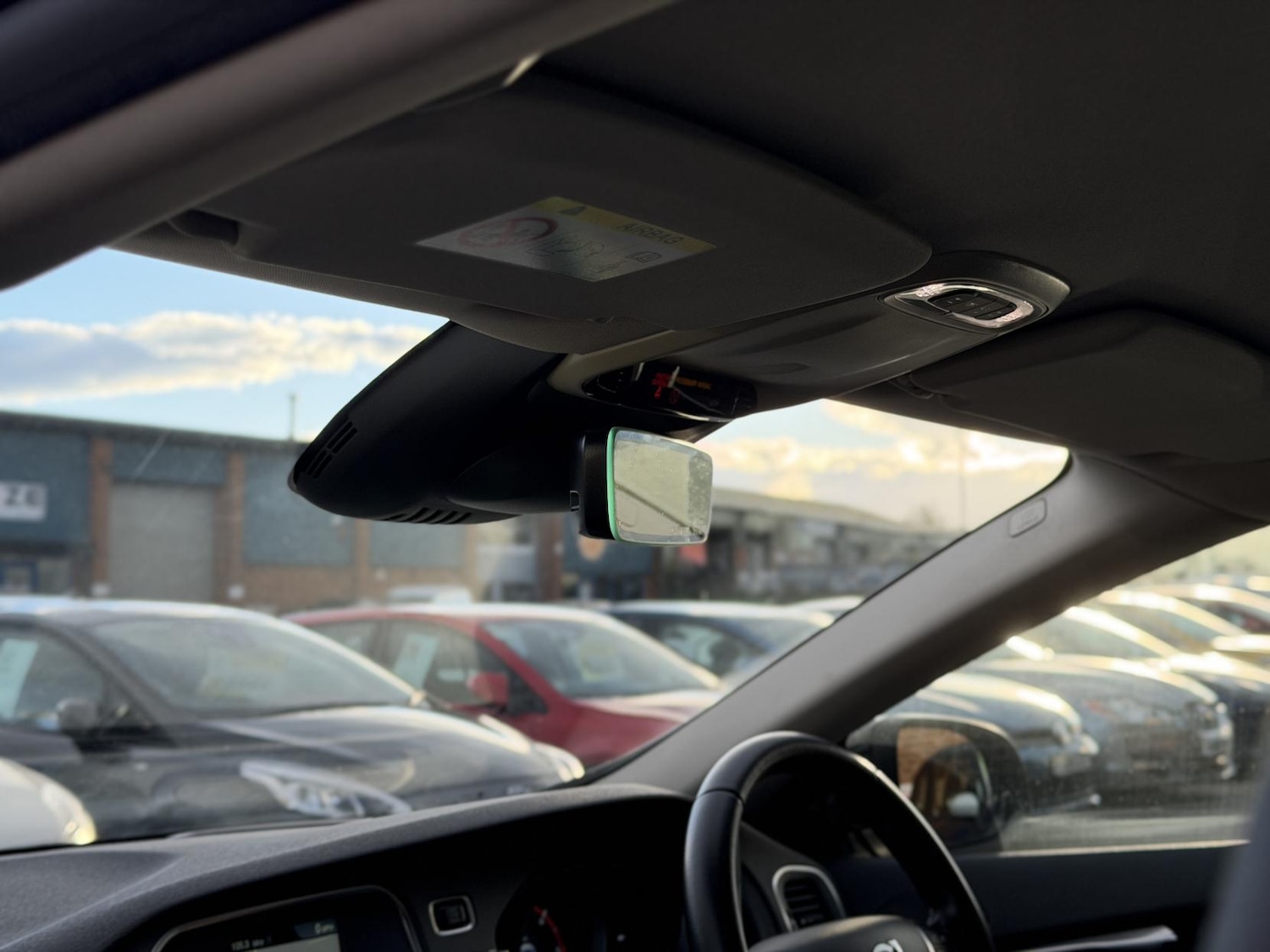 Used Volvo V40 2015 for sale - 76394042: Photo 32